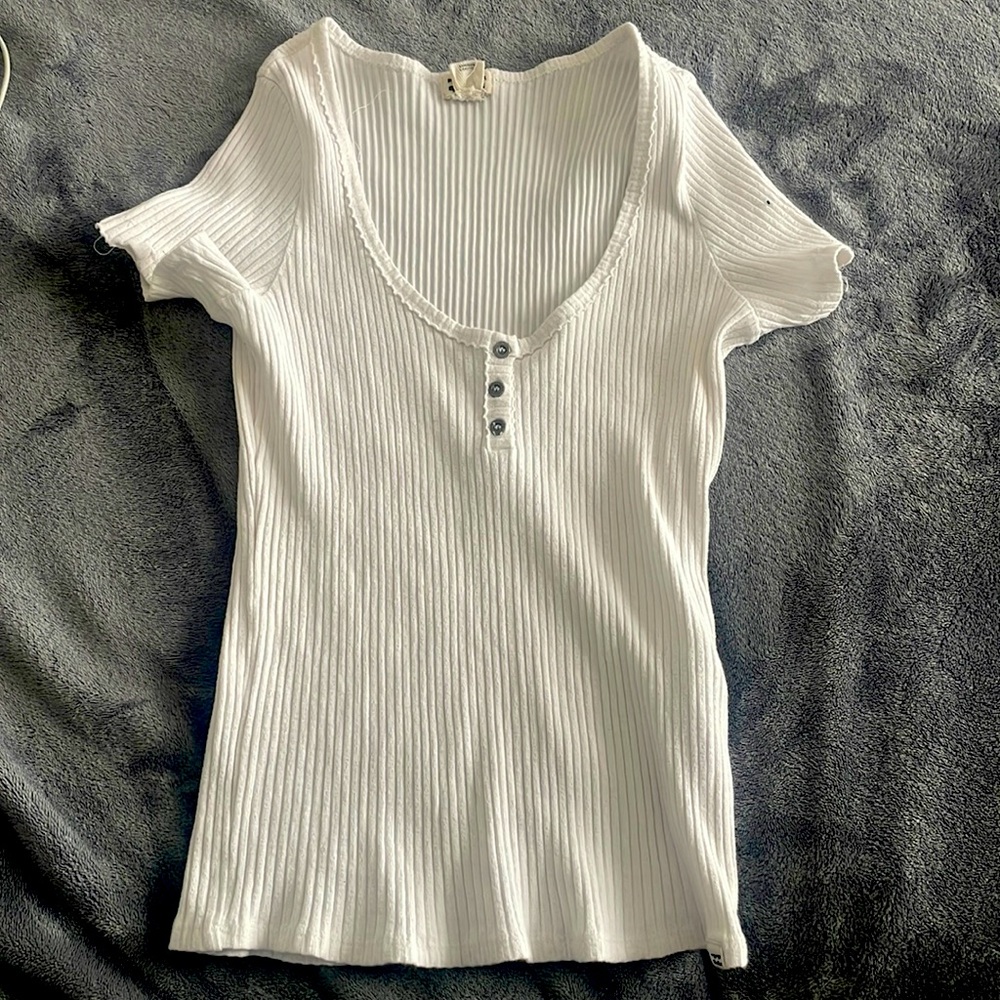 This is a tight white T-shirt